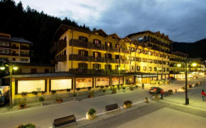 Гостиница Savoia Palace Hotel  Мадонна Ди Кампильо